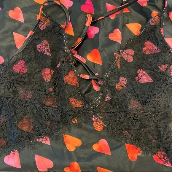 Victoria’s Secret Black and Pink Heart Lace Satin Night Dress Size Small - Picture 4 of 5